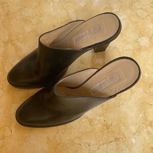 Michael Kors black leather heel